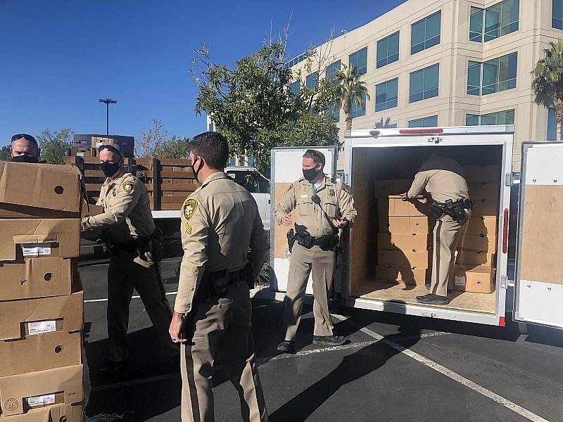 3,000 Families in Need Received a “Turkey Dinner Basket” to Kick Off the LVMPD Holiday Season 2020
