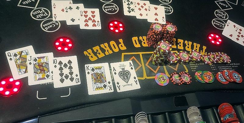 Caesars Rewards Member Hits Mega Progressive Jackpot on 3 Card Poker for $204,770 at Planet Hollywood Resort & Casino 