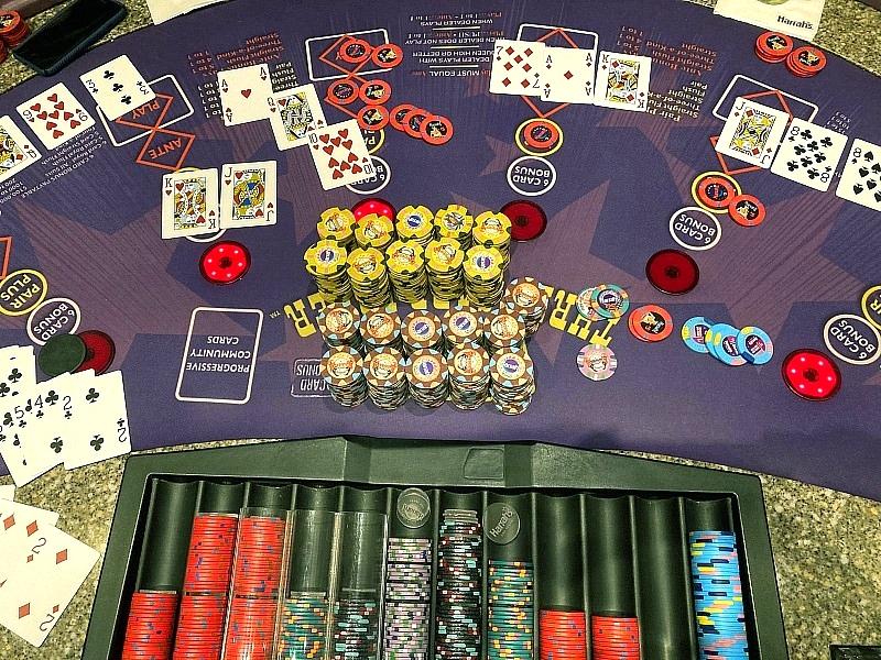 Caesars Rewards Member Hits Mega Progressive Jackpot on Three Card Poker for $1.3 Million at Harrah's Las Vegas