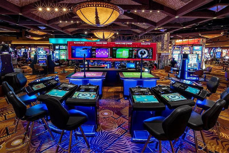 Silverton Casino Hotel Adds Stadium Gaming to the Casino Floor