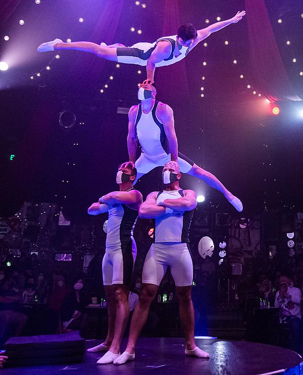  Absinthe Celebrates July 4 Weekend with a Bang and History-Making 16 Show Schedule (Photo credit: Brenton Ho/Powers Imagery) 