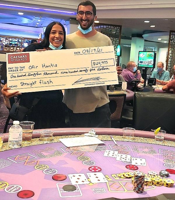 Caesars Rewards Member Hits Jackpot for $124,975 at Harrah’s Las Vegas