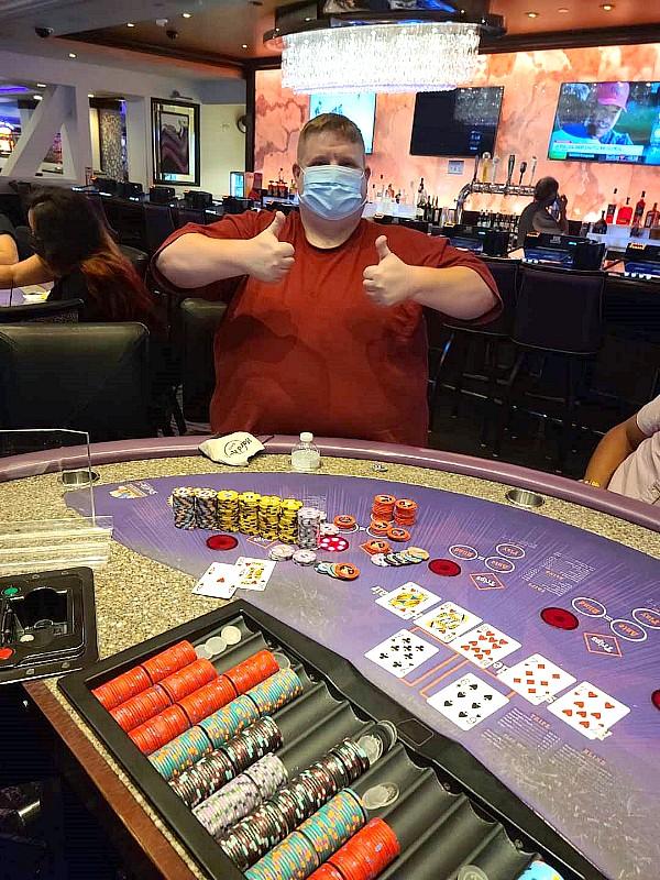 Hotel Guest Hits Mega Jackpot on Ultimate Texas Hold’em Poker for $293,155 at the All-New Harrah's Las Vegas