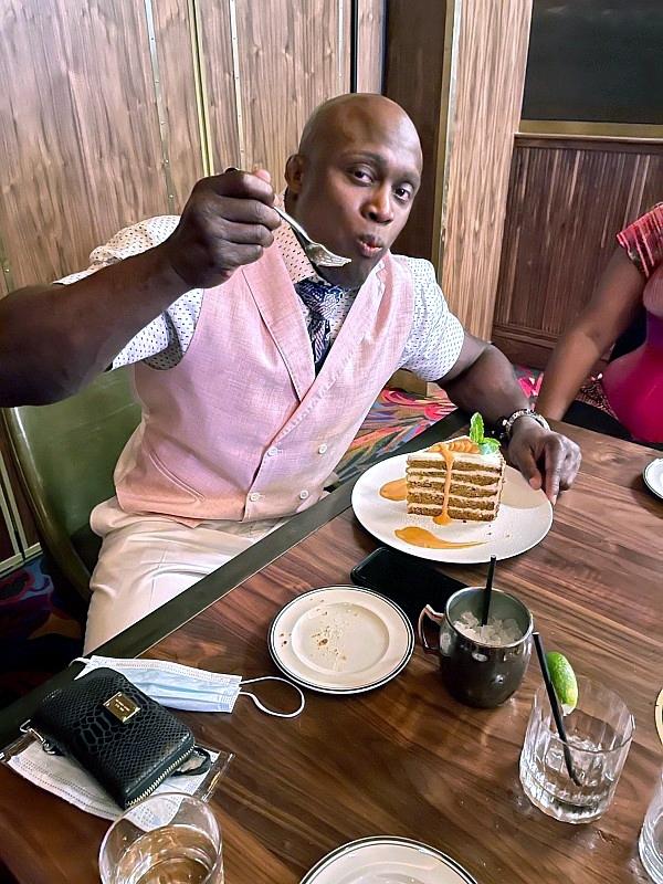 WWE Champion Bobby Lashley celebrates his win from WWE Summerslam by enjoying a huge piece of carrot cake at Barry’s Prime.