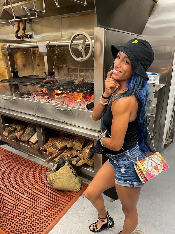 Sasha Banks and other WWE Wrestlers Seen in Downtown Las Vegas