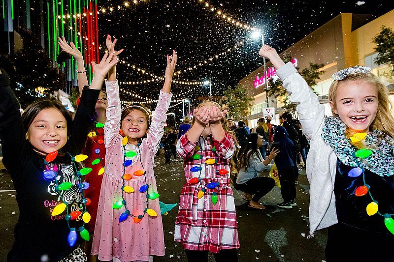 Downtown Summerlin Kicks off Holiday Season with Annual Holiday Parade, Rock Rink, Santa and More