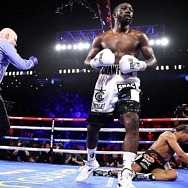 Terence Crawford KOs Shawn Porter in 10