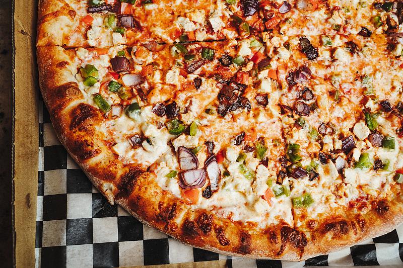 Bonanno’s New York Pizza Kitchen to Partner with The Shade Tree on National Pizza Day Feb. 9