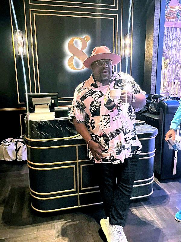 Cedric the Entertainer Stops by Eight Lounge and Gatsby’s Cocktail Lounge while Kenny Clark of the Green Bay Packers Makes Eight Part of His Night
