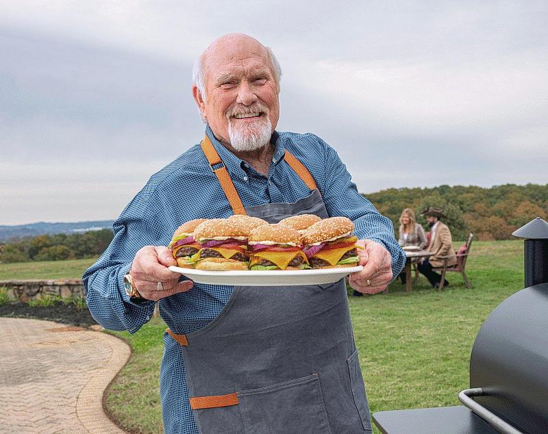 Terry Bradshaw Fires Up the Grill for National Burger Month with Bradshaw Ranch Thick N Juicy Burgers