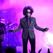 Maxwell Performs at Billboard Music Awards Ahead of Making Debut at Encore Theater at Wynn Las Vegas in Summer 2022