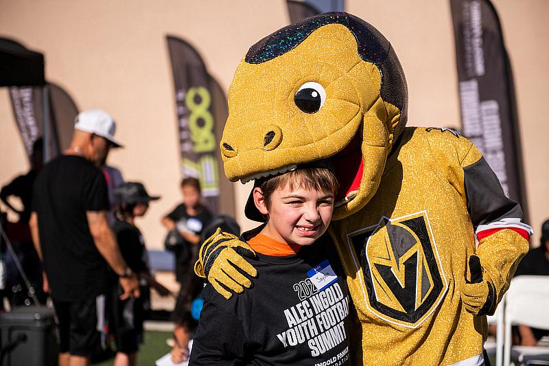 VGK mascot Chance at Alec Ingold greets local Las Vegas foster youth at the 2022 Alec Ingold Youth Football Summit (Photo Credit: Jeffery Bennett Photography)
