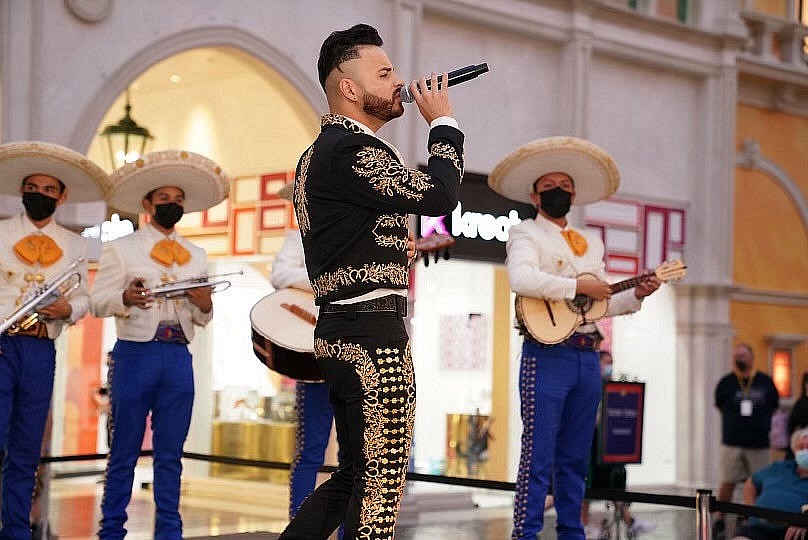 Eli Zamora Mexican Independence Day Performance at Grand Canal Shoppes 