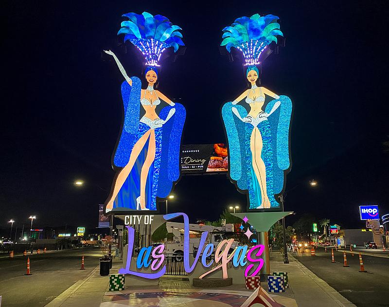 YESCO Installs Two Brand-New 50-Foot Showgirls for City of Las Vegas