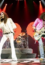 Aerosmith Makes Triumphant Return to the Las Vegas Stage with Their Residency “Aerosmith: Deuces Are Wild” (w/ Video)