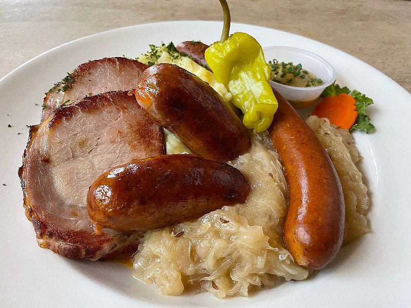 Hofbräuhaus Las Vegas to Celebrate Father's Day with Mouthwatering Bavarian Specials