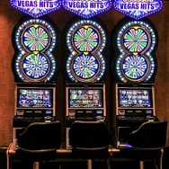 What’s the Difference Between Vegas Slots and Online Slots?