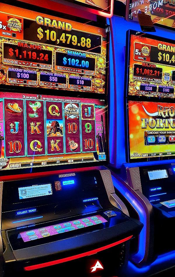 Slot Machine Etiquette: Mindful Gaming In A Crowded Casino