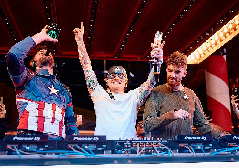 Ed Sheeran Performs with The Chainsmokers at XS Nightclub inside Wynn Las Vegas After Closing Out U.S. Tour