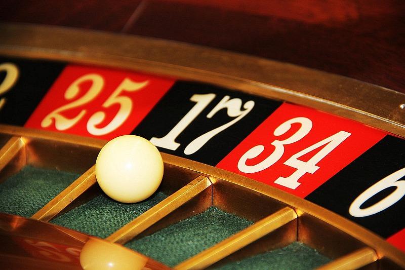 How to Play Casino Games When You Are Not in Vegas
