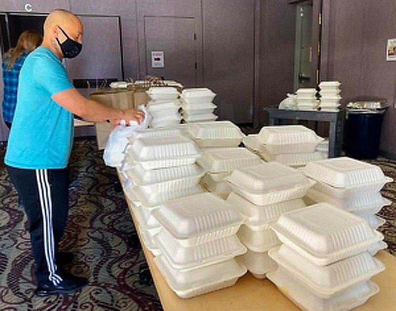 Community Meal: Local Chefs Donate Thanksgiving Meals to The LGBTQIA+ Center of Southern Nevada
