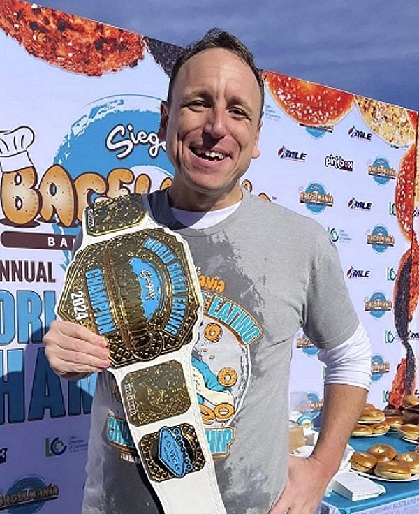 World Champion Competitive Eater Joey Chestnut Wins Siegel’s Bagelmania Bagel Eating Competition in Las Vegas