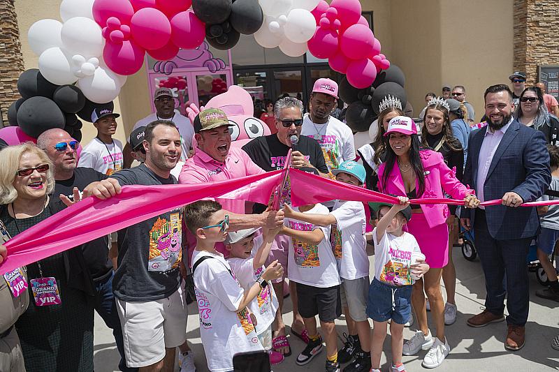 Thousands Flock to Pinkbox Doughnuts Grand Opening at Pahrump Nugget Hotel & Casino in Nevada