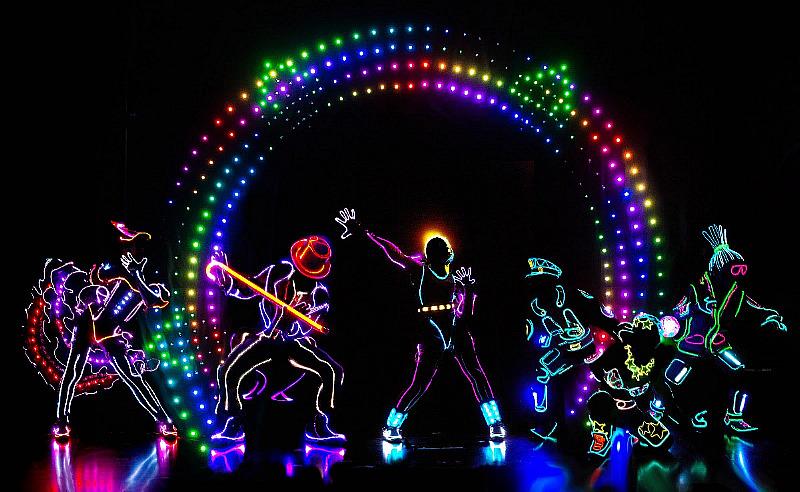 “iLuminate” to Light Up Las Vegas Through August 2027 Award-Winning Show Announces Three-Year Extension at The STRAT Hotel, Casino & Tower