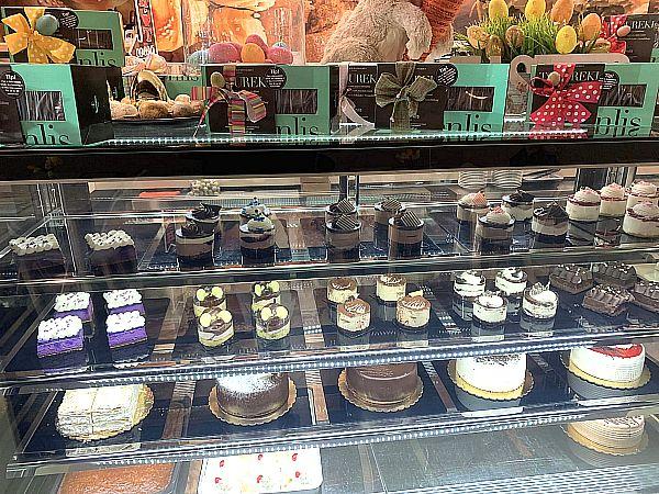 Their desserts are to die for, with options like Baklavas, Kataifi, and Galaktoboureko enticing your sweet tooth. Try their cakes, from Black and White Cakes to Chocolate Caramel Cakes—each bite is a taste of heaven.