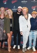 Sir Rod Stewart Celebrates the One-Year Anniversary of Wolfie’s Whisky and The End of His Iconic 13-Year Las Vegas Residency - Denise Truscello