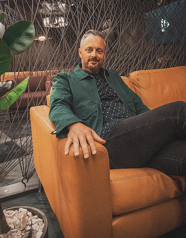 Comedian Nate Bargatze Will Return to Encore Theater at Wynn Las Vegas in 2025 with His Las Vegas Residency