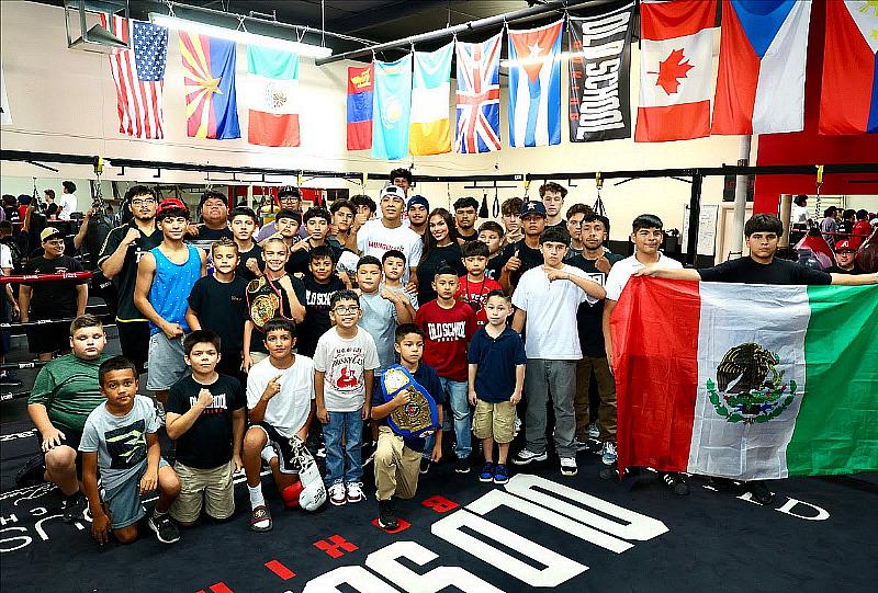 Jaime Munguia Gives Back to Local Phoenix Children Ahead of Friday's Bout Against Unbeaten Contender Erik Bazinyan