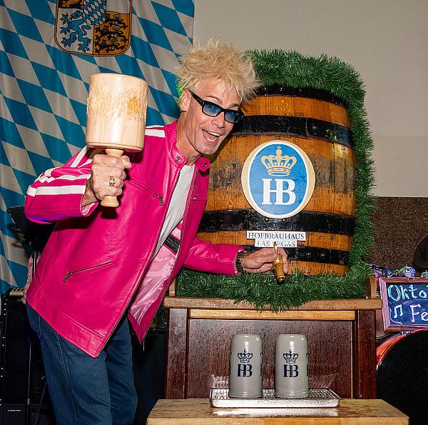 Murray Sawchuck Continues the Oktoberfest Festivities at Hofbräuhaus Las Vegas