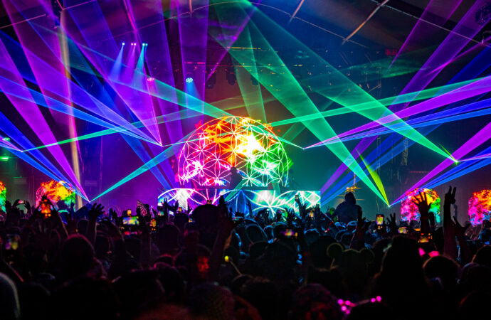 EDC 2026: Three Pre- + Post-Festival Hotspots in Las Vegas – AREA15, F1 Arcade and Play Playground