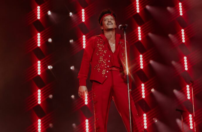 Bruno Mars: ‘Romantic Tour’ Launch, $1 Million Donation, ‘Bruno Mars Day’ + Parade in Las Vegas