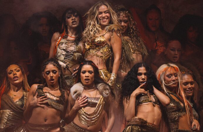 Karol G’s ‘Viajando Por El Mundo Tropitour’ Headlines Allegiant Stadium in Las Vegas on Aug. 7