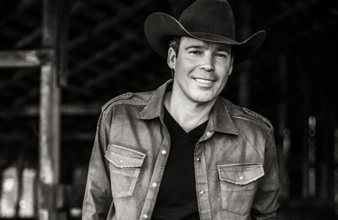 Country Legend Clay Walker Headlines The Venetian Las Vegas During NFR on Dec. 5