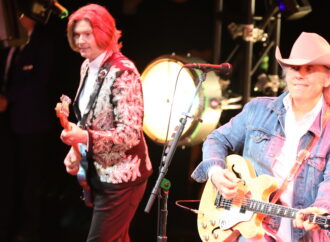 Dwight Yoakam, Gary Allan + Chris Young Headline Resorts World During NFR Week